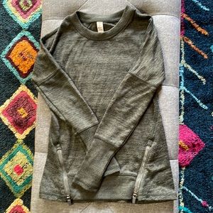 Girls zipper sweater size 7-8.